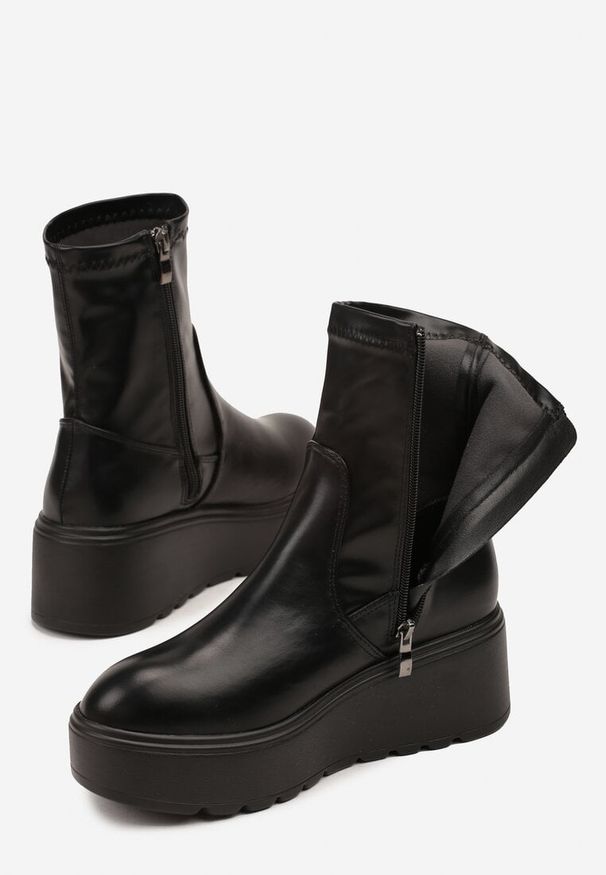 Renee - Czarne Botki Vices na Platformie w Stylu Grunge z Dopasowaną Cholewką Faleirae. Okazja: na co dzień. Kolor: czarny. Materiał: skóra. Szerokość cholewki: normalna. Obcas: na platformie. Styl: elegancki, casual