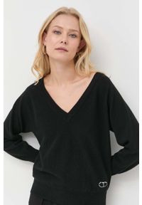 TwinSet - Twinset sweter wełniany damski kolor czarny lekki. Okazja: na co dzień. Kolor: czarny. Materiał: wełna. Długość rękawa: raglanowy rękaw. Styl: casual