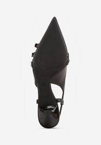 Born2be - Czarne Czółenka ze Szpiczastym Noskiem na Obcasie Typu Kaczuszka Ozdobione Klamrami Asinelle. Okazja: na spotkanie biznesowe. Nosek buta: szpiczasty. Zapięcie: klamry. Kolor: czarny. Wzór: aplikacja. Obcas: na obcasie. Styl: biznesowy, elegancki. Wysokość obcasa: średni #7