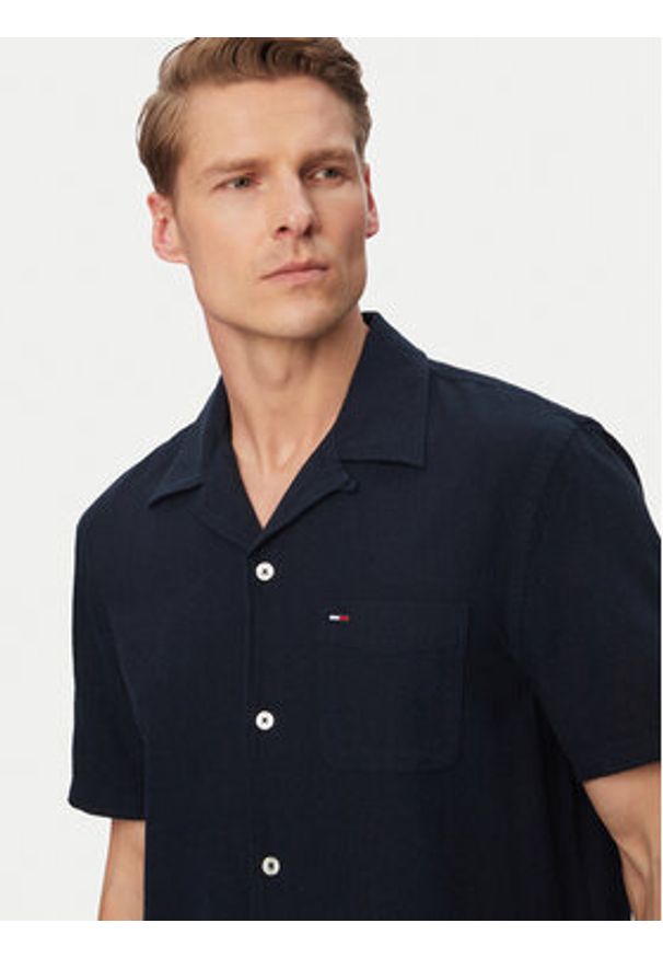Tommy Jeans Koszula DM0DM23058 Granatowy Regular Fit. Kolor: niebieski. Materiał: bawełna