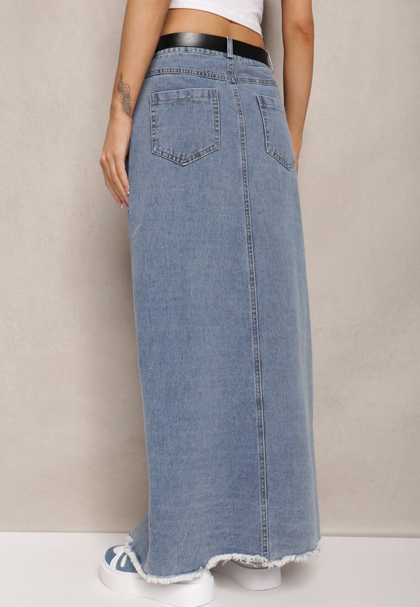 Renee - Niebieska Spódnica Jeansowa Maxi z Paskiem Mullese. Stan: podwyższony. Kolor: niebieski. Materiał: jeans. Styl: klasyczny