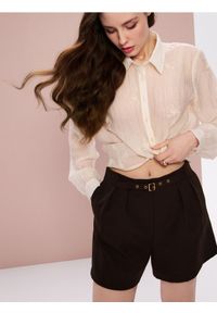 Sinsay - Szorty straight - beżowy. Kolor: beżowy #1