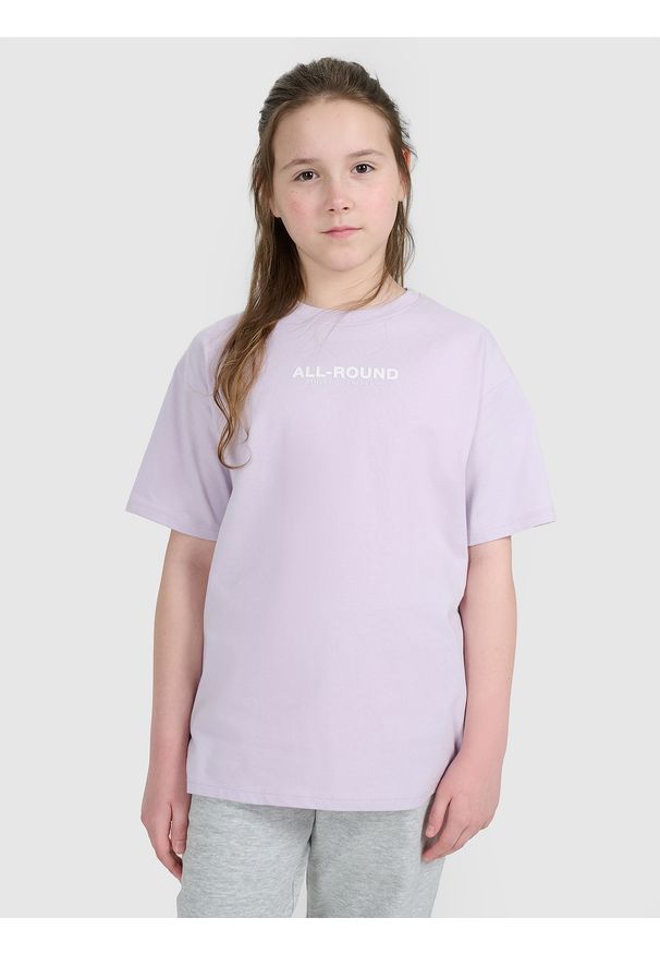 4f - 4F T-shirt oversize z nadrukiem dziewczęcy - fioletowy 140 (9-10 lat). Okazja: na co dzień. Kolor: fioletowy. Materiał: jersey, bawełna. Długość rękawa: krótki rękaw. Długość: krótkie. Wzór: nadruk. Sezon: lato. Styl: casual, klasyczny, sportowy