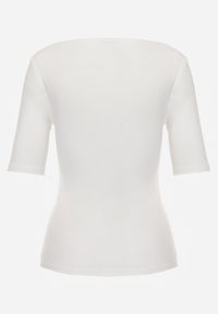 Renee - Biały Dopasowany T-shirt z Wiskozy z Dekoltem w Łódkę Vivianna. Typ kołnierza: dekolt w łódkę. Kolor: biały. Materiał: wiskoza #6
