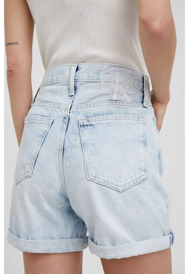 Calvin Klein Jeans szorty jeansowe damskie high waist. Okazja: na co dzień. Stan: podwyższony. Kolor: niebieski. Materiał: denim. Styl: casual