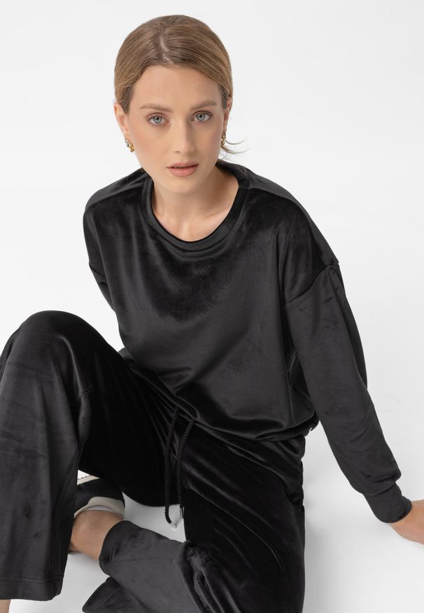 Volcano - Welurowa bluza B-CARLA. Kolor: czarny. Materiał: welur. Styl: klasyczny, elegancki