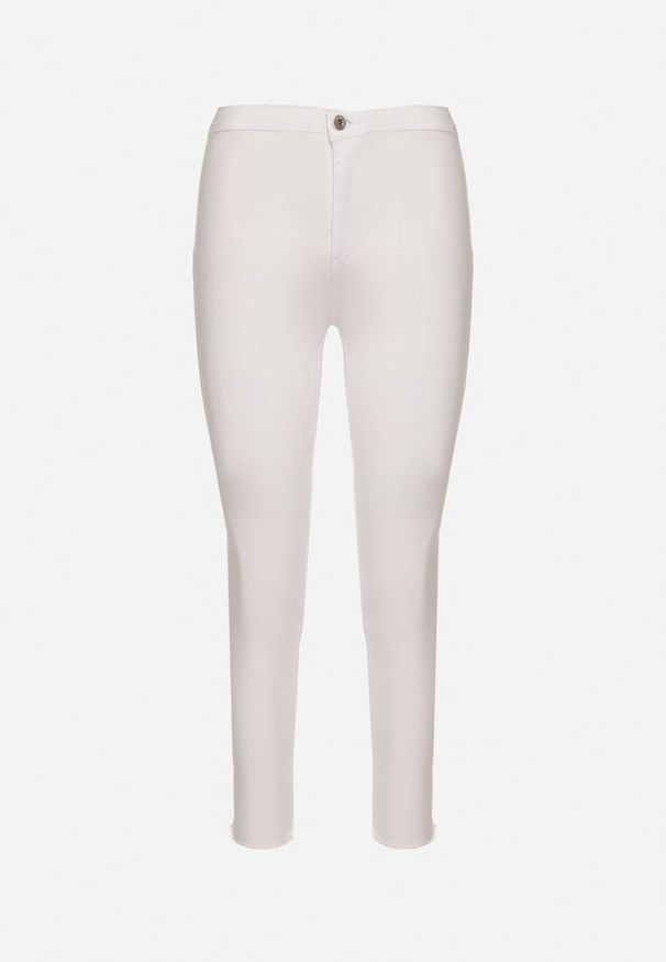 Born2be - Białe Dopasowane Bawełniane Spodnie Irinaes. Okazja: na co dzień. Kolor: biały. Materiał: bawełna. Wzór: aplikacja. Styl: casual, klasyczny, elegancki