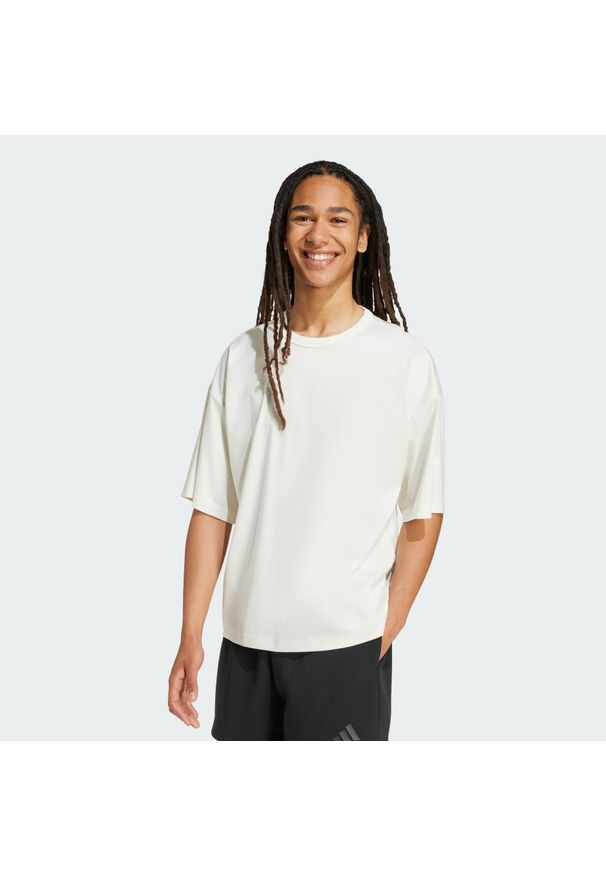 Adidas - Koszulka Soft Lux Tee. Kolor: biały. Materiał: materiał. Sport: fitness