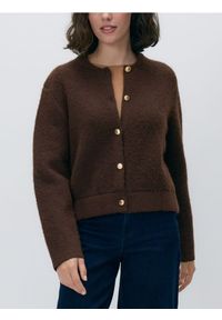 Reserved - Kardigan z dekoracyjnymi guzikami - brązowy. Kolor: brązowy. Materiał: wiskoza, dzianina, wełna #1