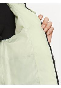 Calvin Klein Jeans Kurtka puchowa Archetype J20J221646 Zielony Regular Fit. Kolor: zielony. Materiał: syntetyk