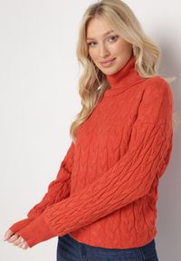 Born2be - Pomarańczowy Sweter z Golfem w Warkoczowy Splot ze Ściągaczami Maraiwai. Typ kołnierza: golf. Kolor: pomarańczowy. Wzór: ze splotem. Sezon: jesień #3