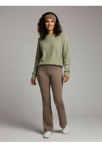 Sinsay - Sweter w strukturalny wzór z wiskozą - zielony. Kolor: zielony. Materiał: wiskoza #1