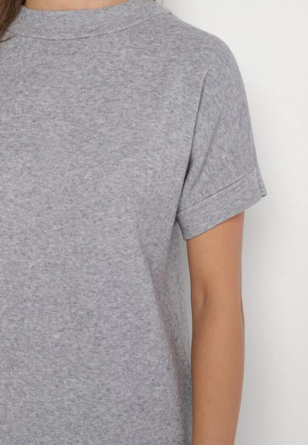 Born2be - Szara Sukienka z Wiskozą Bawełną i Odpinanym Kwiatem 3D Zeiada. Kolor: szary. Materiał: wiskoza, bawełna. Wzór: kwiaty