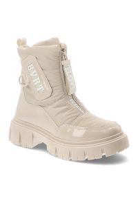 Beżowe Śniegowce Filippo Ocieplane Buty Damskie. Okazja: na spacer. Zapięcie: zamek. Kolor: beżowy. Materiał: materiał. Wzór: napisy. Sezon: zima #4