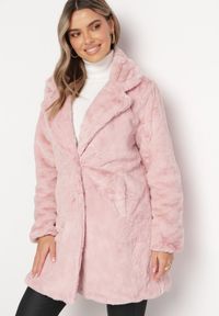 Born2be - Różowy Futrzany Płaszcz Jednorzędowy Salida. Kolor: różowy. Materiał: futro