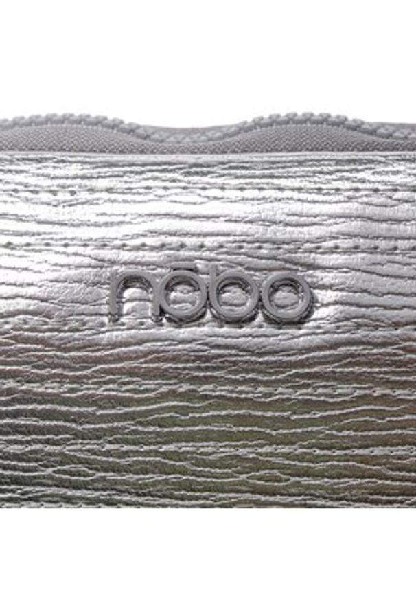 Nobo Etui na laptopa NBAG-M2261-C022 Srebrny. Kolor: srebrny. Materiał: skóra