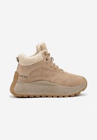 Renee - Jasnobrązowe Sneakersy Śniegowce Vices na Platformie Ozdobione Napisem i Futerkiem Lanite. Kolor: brązowy. Materiał: futro. Wzór: napisy, aplikacja. Obcas: na platformie #5
