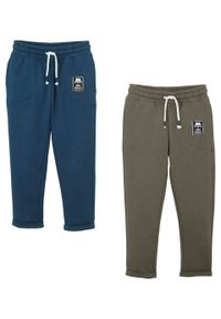 Spodnie sportowe chłopięce "BRO" (2 pary), bawełna organiczna bonprix ciemnoniebiesko-ciemnooliwkowy. Kolor: niebieski. Materiał: bawełna. Wzór: aplikacja. Styl: sportowy #2