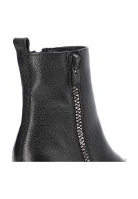 Czarne Botki Lemar Ocieplane Skórzane Buty Na Obcasie. Kolor: czarny. Materiał: skóra. Szerokość cholewki: normalna. Sezon: wiosna, jesień, zima. Obcas: na obcasie. Styl: klasyczny. Wysokość obcasa: średni #3