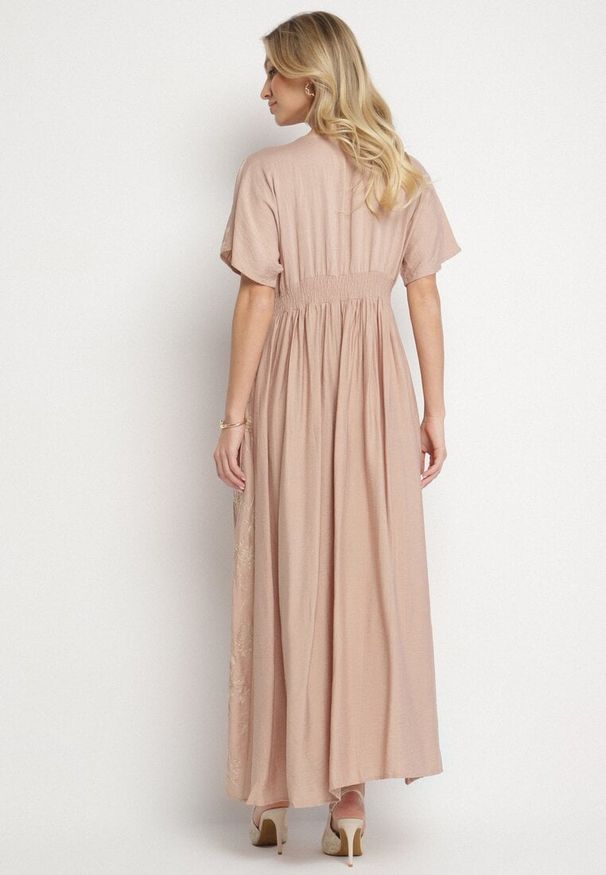 Born2be - Beżowa Wiskozowa Sukienka z Metaliczną Nicią i Haftem Nelvesia. Okazja: na co dzień. Kolor: beżowy. Materiał: wiskoza. Wzór: haft. Sezon: wiosna. Styl: klasyczny, casual, elegancki