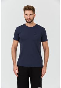 Guess - GUESS Granatowy t-shirt New Tech Str T. Kolor: niebieski