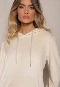 Renee - Jasnobeżowy Komplet Dresowy z Weluru Spodnie z Gumką w Pasie i Bluza z Kapturem Lelaria. Kolor: beżowy. Materiał: dresówka, welur. Sport: turystyka piesza #3