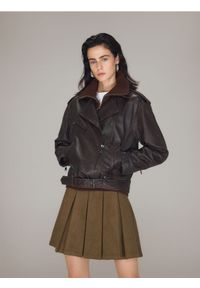 Reserved - Spódnica mini z zakładkami - oliwkowy. Kolor: oliwkowy. Materiał: zamsz #1