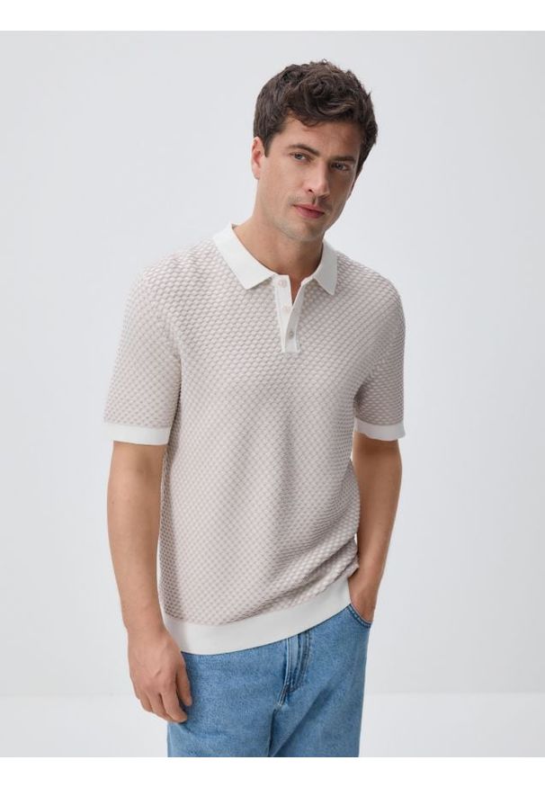 Reserved - Bawełniany sweter polo - beżowy. Typ kołnierza: polo. Kolor: beżowy. Materiał: bawełna