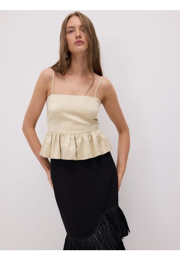 Reserved - Satynowy top z baskinką - kremowy. Kolor: kremowy. Materiał: satyna