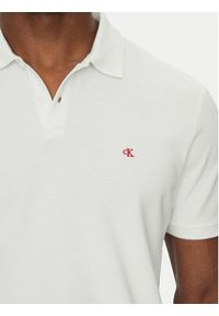 Calvin Klein Jeans Polo LV040EM269 Biały Regular Fit. Typ kołnierza: polo. Kolor: biały. Materiał: bawełna #5
