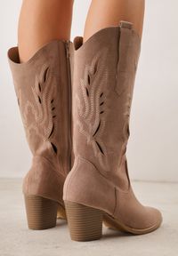 Renee - Ciemnobeżowe Ażurowe Botki Kowbojki VICES na Słupku Falenatea. Okazja: na co dzień. Kolor: beżowy. Materiał: jeans. Wzór: ażurowy. Sezon: wiosna. Obcas: na słupku. Styl: casual, elegancki, klasyczny #2