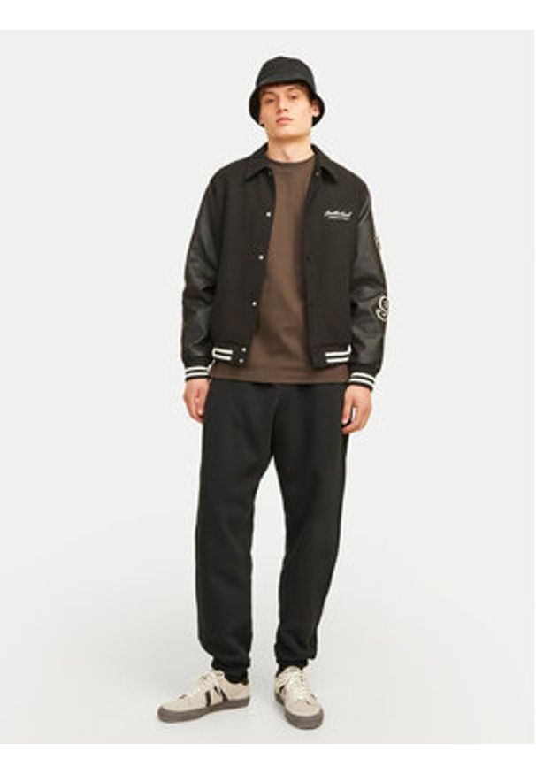 Jack & Jones Spodnie dresowe Bill Urban Edge 12263026 Czarny Relaxed Fit. Kolor: czarny. Materiał: syntetyk, bawełna