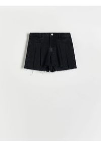 Reserved - Jeansowe szorty wide leg - czarny. Kolor: czarny. Materiał: jeans