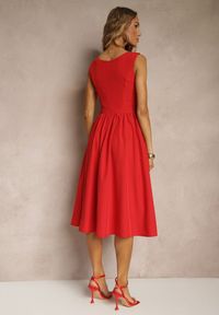 Renee - Czerwona Basicowa Sukienka Vices o Rozkloszowanym Kroju Tolaneia. Okazja: na co dzień, na imprezę. Kolor: czerwony. Styl: klasyczny, casual #4