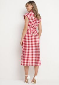 Born2be - Czerwona Bawełniana Sukienka w Kratę o Koszulowym Kroju na Guziki z Paskiem i Klamrą Qelatia. Okazja: na spotkanie biznesowe. Kolor: czerwony. Materiał: bawełna. Typ sukienki: koszulowe. Styl: elegancki, biznesowy #5