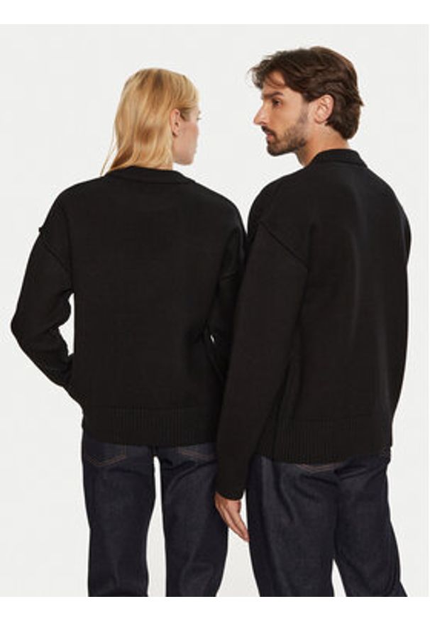 AMI PARIS Sweter BFUKS006.018 Czarny Regular Fit. Kolor: czarny. Materiał: wełna