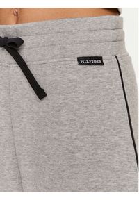 TOMMY HILFIGER - Tommy Hilfiger Szorty sportowe UW0UW05235 Szary Regular Fit. Kolor: szary. Materiał: bawełna