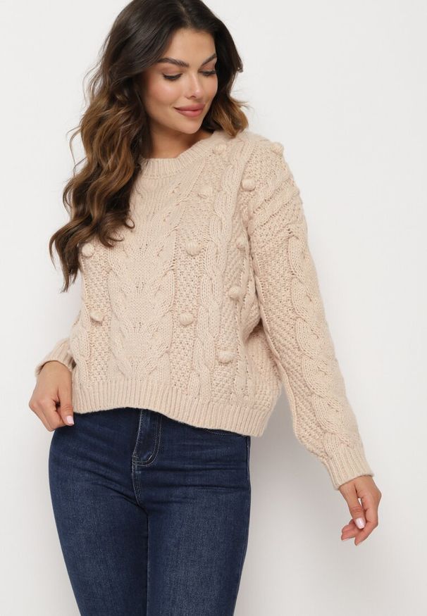 Born2be - Beżowy Sweter z Wiskozą i Wełną Aplikacją 3D i Tłoczeniem Vaishira. Kolor: beżowy. Materiał: wiskoza, wełna. Wzór: aplikacja. Sezon: zima
