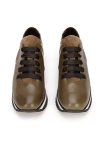 Wittchen - Damskie sneakersy z trzech rodzajów skóry na platformie khaki. Nosek buta: okrągły. Zapięcie: pasek. Kolor: brązowy. Materiał: skóra. Wzór: paski. Obcas: na platformie #3