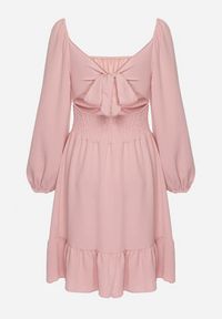 Born2be - Różowa Sukienka Auxede. Typ kołnierza: dekolt kwadratowy. Kolor: różowy. Materiał: tkanina. Długość rękawa: długi rękaw. Wzór: gładki #2