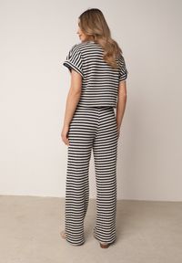 Born2be - Beżowo-Granatowy Dzianinowy Komplet z Bawełną Ozdobiony Wzorem w Paski Spodnie i Bluzka Amiphisia. Kolor: beżowy. Materiał: bawełna, dzianina. Wzór: paski, aplikacja #6