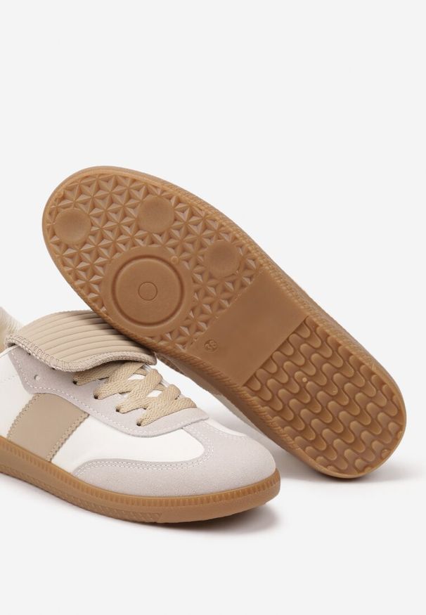 Born2be - Beżowe Sneakersy na Płaskiej Podeszwie z Wywiniętym Językiem Felilora. Okazja: na co dzień. Kolor: beżowy. Materiał: jeans. Obcas: na płaskiej podeszwie