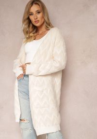 Renee - Jasnobeżowy Niezapinany Kardigan o Przedłużonym Fasonie w Zygzaki Chevron Oherna. Kolor: beżowy. Materiał: tkanina. Długość: długie. Wzór: paski