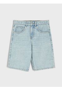 Sinsay - Szorty jeansowe straight z efektem sprania - niebieski. Kolor: niebieski. Materiał: jeans #1