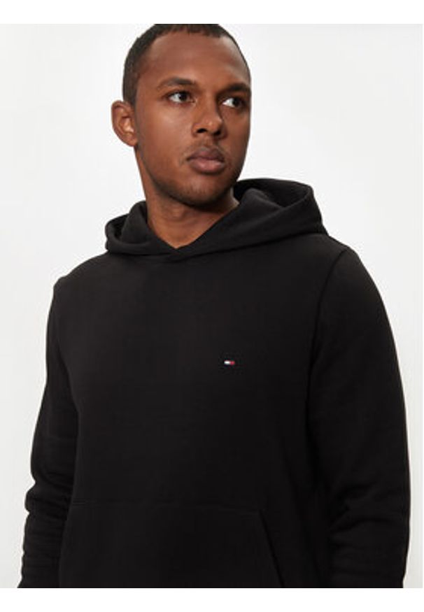 TOMMY HILFIGER - Tommy Hilfiger Dres Flag Logo MW0MW36440 Czarny Regular Fit. Kolor: czarny. Materiał: bawełna