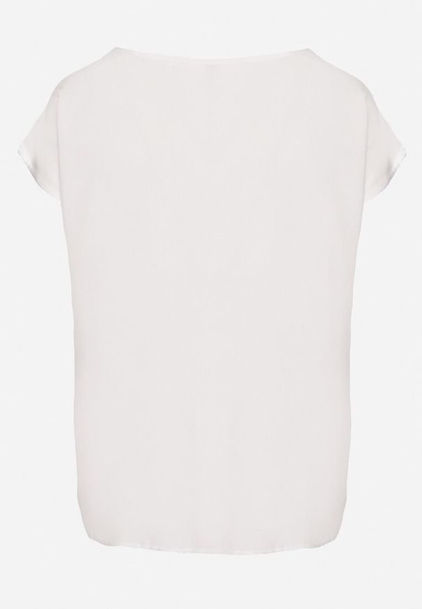 Born2be - Biała Bluzka z Wiskozy o Kroju Oversize Liruvia. Okazja: na co dzień. Kolor: biały. Materiał: wiskoza. Styl: casual