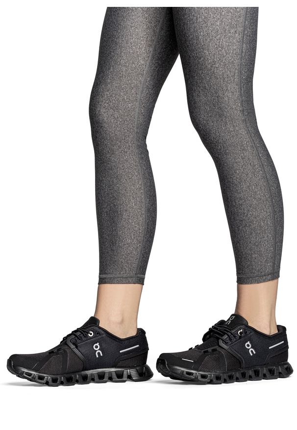 Buty treningowe damskie czarne On Running Cloud 5. Kolor: czarny. Materiał: guma, tkanina. Sport: bieganie