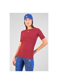 NESSI SPORTSWEAR - Koszulka z krótkim rękawem sportowa damska Nessi Sportswear Ultra. Kolor: czerwony, wielokolorowy, brązowy. Długość rękawa: krótki rękaw. Długość: krótkie
