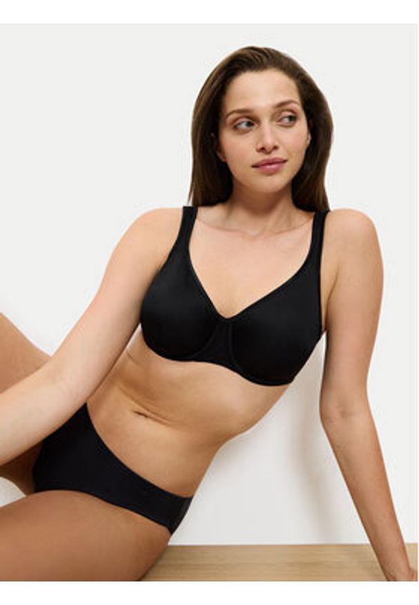 Triumph Biustonosz z fiszbiną Comfort Minimizer 10166827 Czarny. Kolor: czarny. Materiał: syntetyk