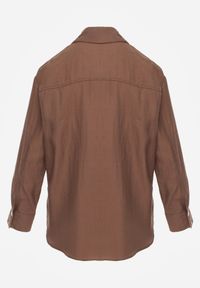 Born2be - Brązowa Koszula Oversize z Wiskozą i Lnem Zdobiona Nieregularnymi Guzikami Inisera. Okazja: do pracy, na co dzień. Typ kołnierza: kołnierzyk klasyczny. Kolor: brązowy. Materiał: wiskoza, len. Długość: długie. Wzór: aplikacja. Styl: elegancki, klasyczny, casual #8